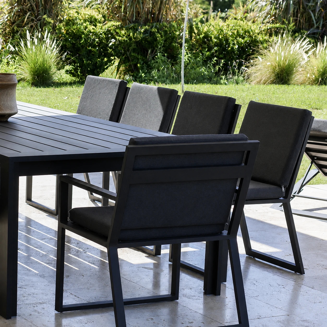 Colección Jardín Deco Exterior de Abitha, mesa de comedor